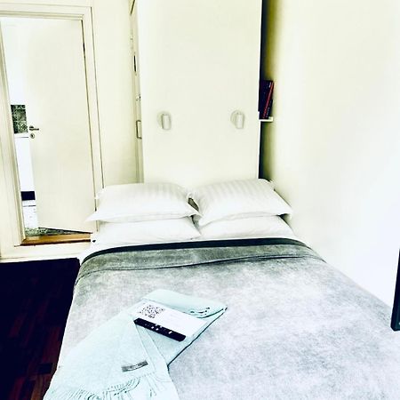 Studio 104- Free Parking Onsite -Private Entrance Reykjavík Dış mekan fotoğraf